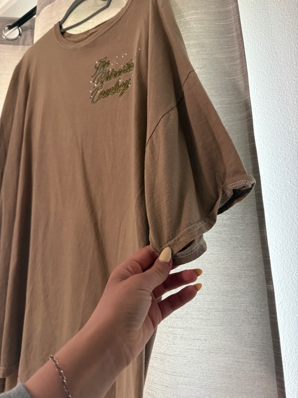 The rhinestone cowboy Womens Short-Sleeve Tee- Oversized!! size M/L - Picture 4 of 8